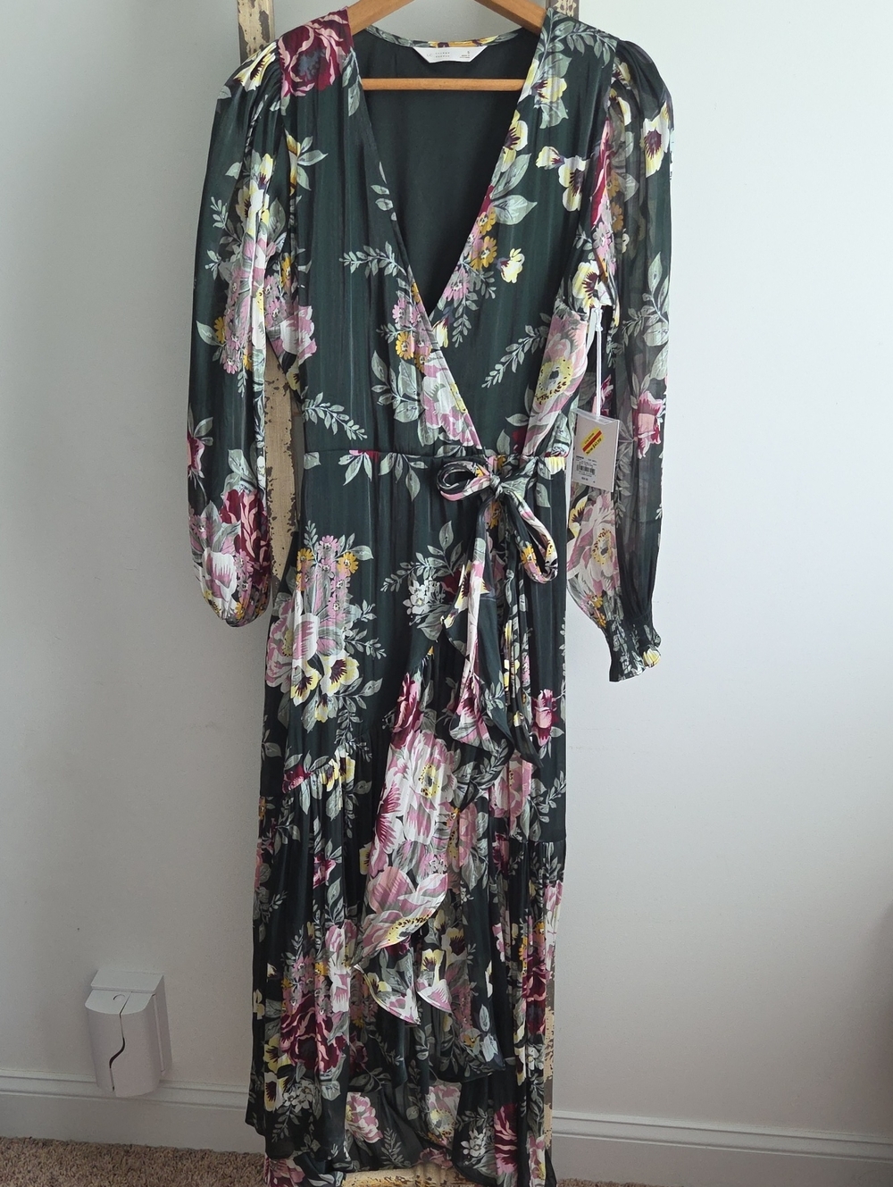 Floral Wrap Midi Dress in Dark Green